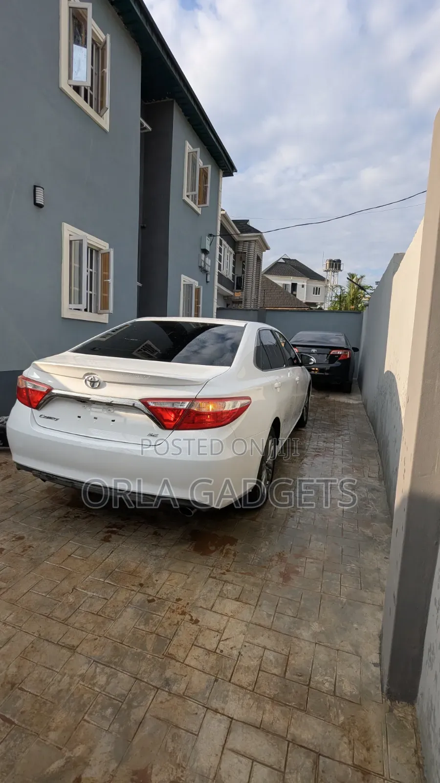Toyota Camry SE 4dr Sedan (2.5L 4cyl 6A) 2016 White