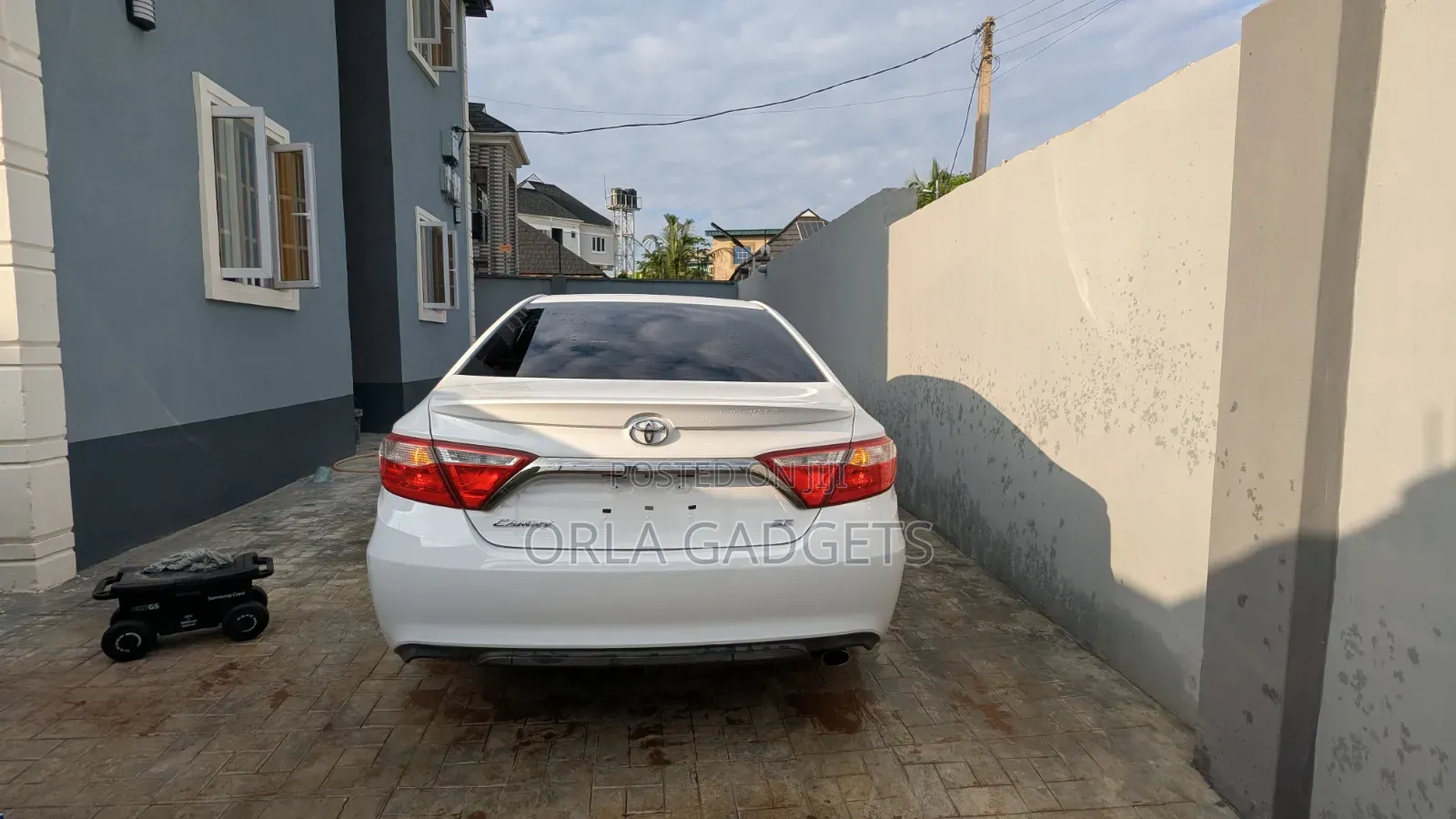 Toyota Camry SE 4dr Sedan (2.5L 4cyl 6A) 2016 White