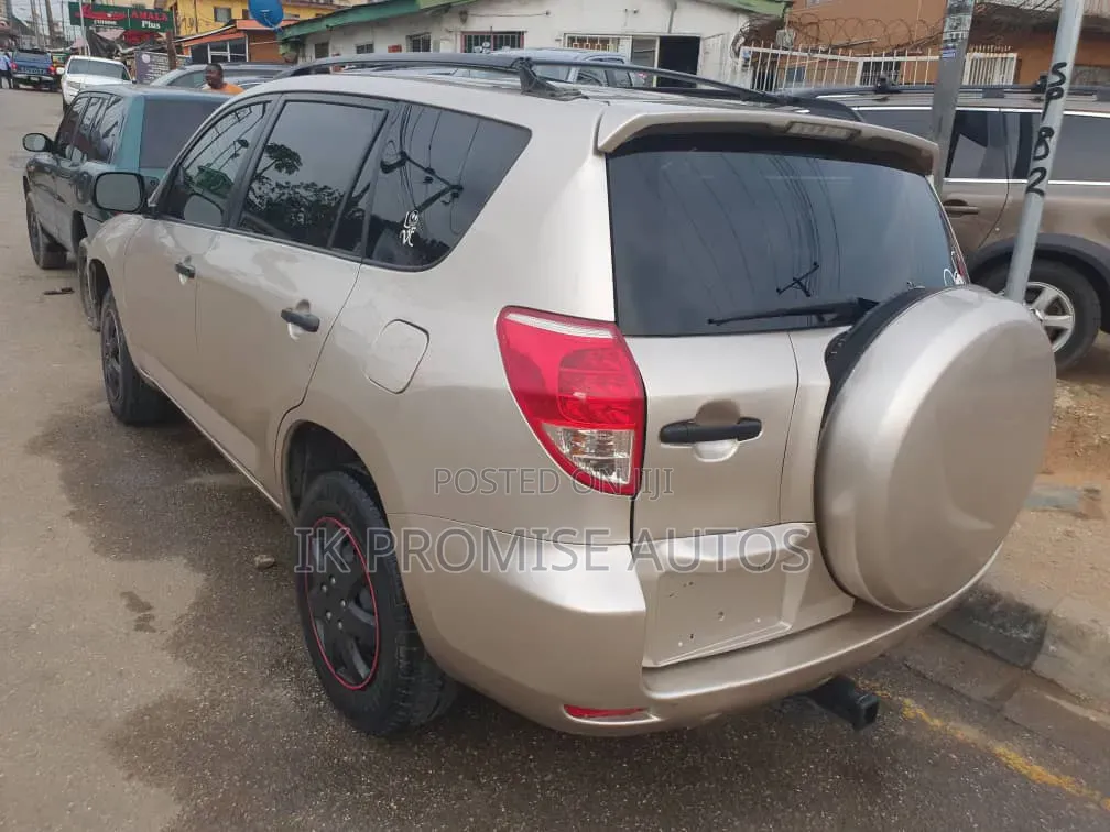 Toyota RAV4 2008 Gold