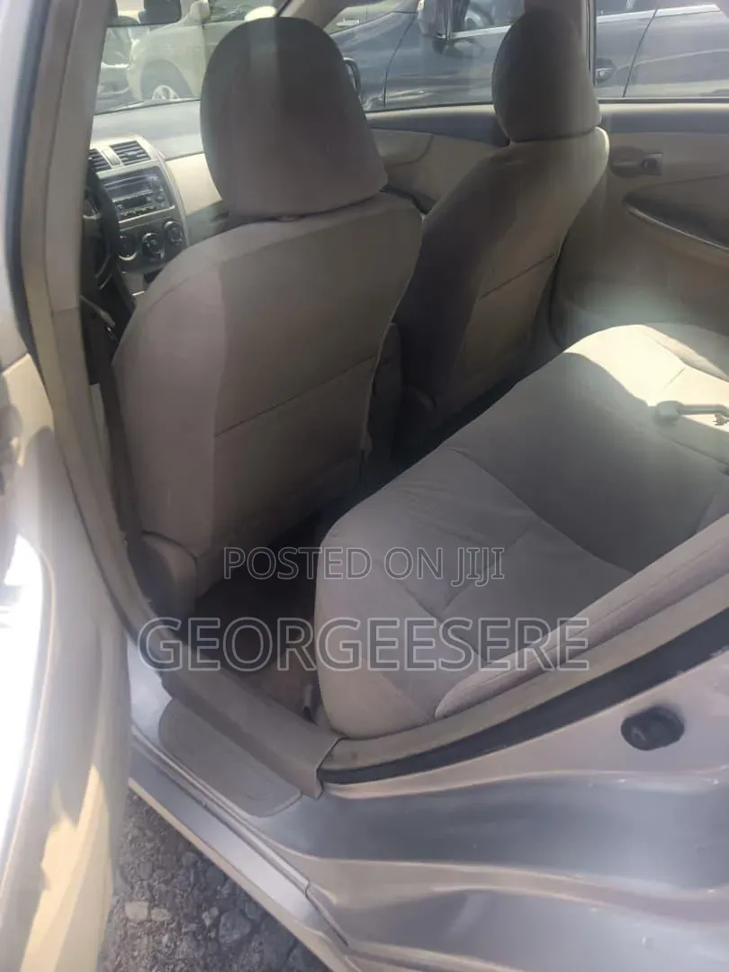 Toyota Corolla 2009 Silver