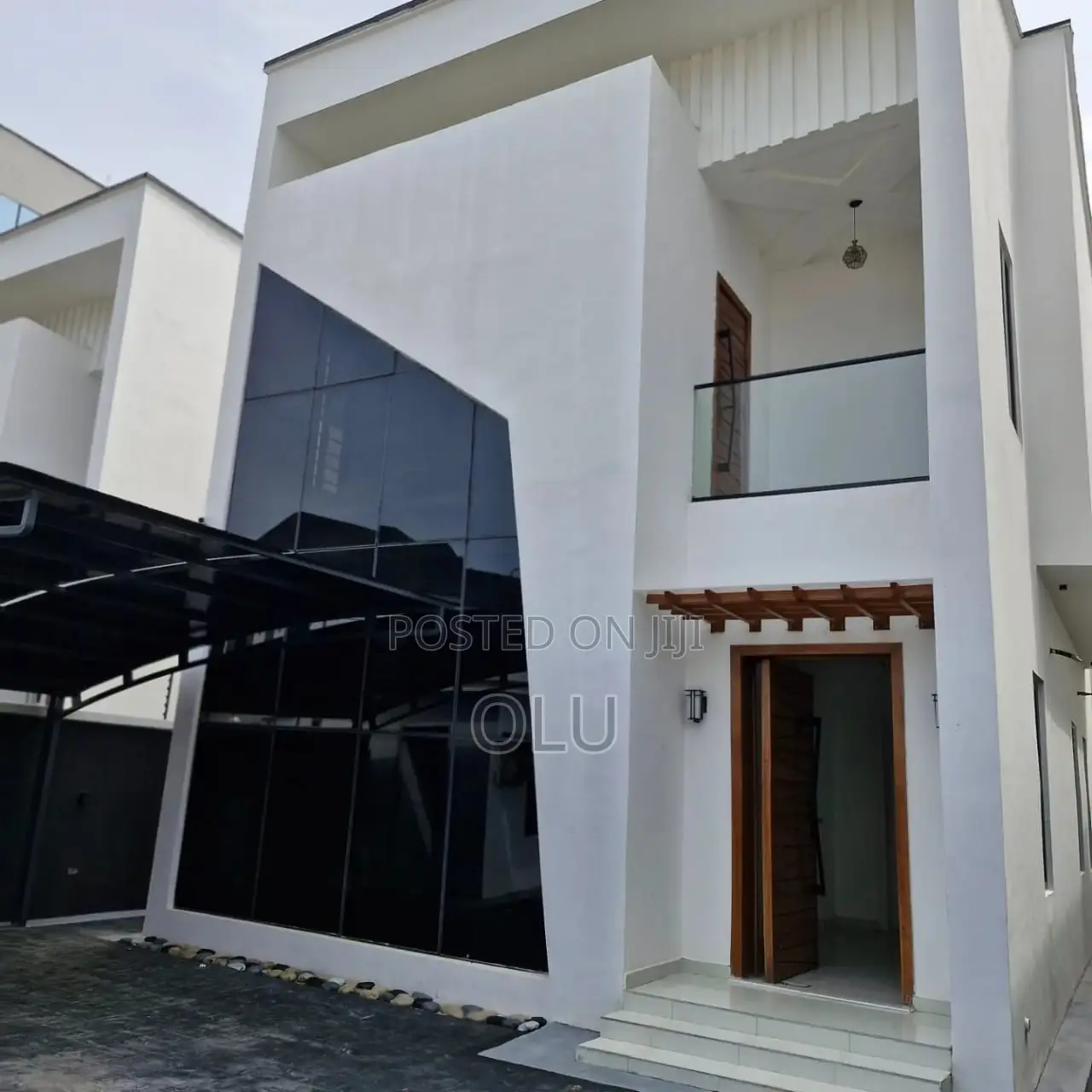 5bdrm Duplex in Chevron Lekki for sale