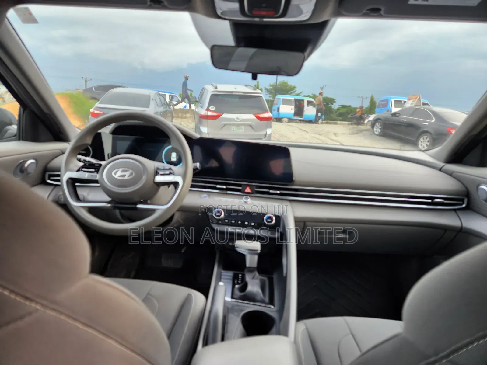 Hyundai Elantra SEL 2024 Gray