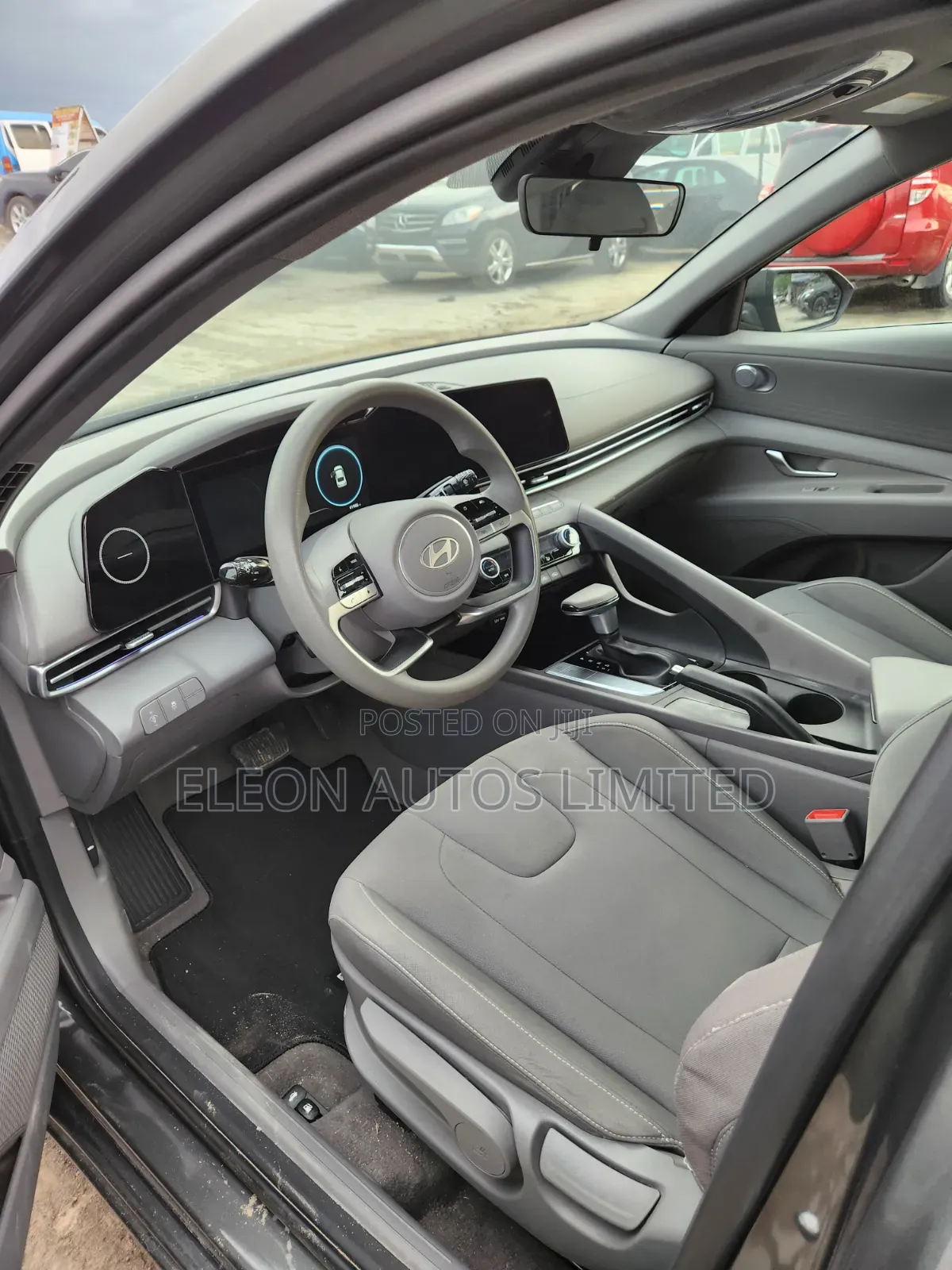 Hyundai Elantra SEL 2024 Gray