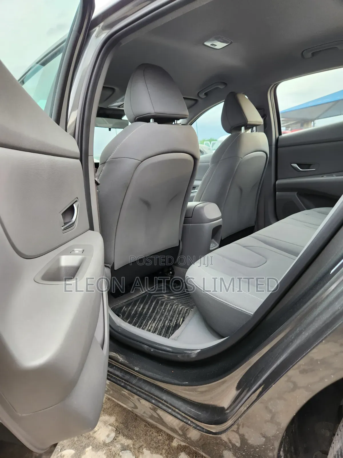 Hyundai Elantra SEL 2024 Gray