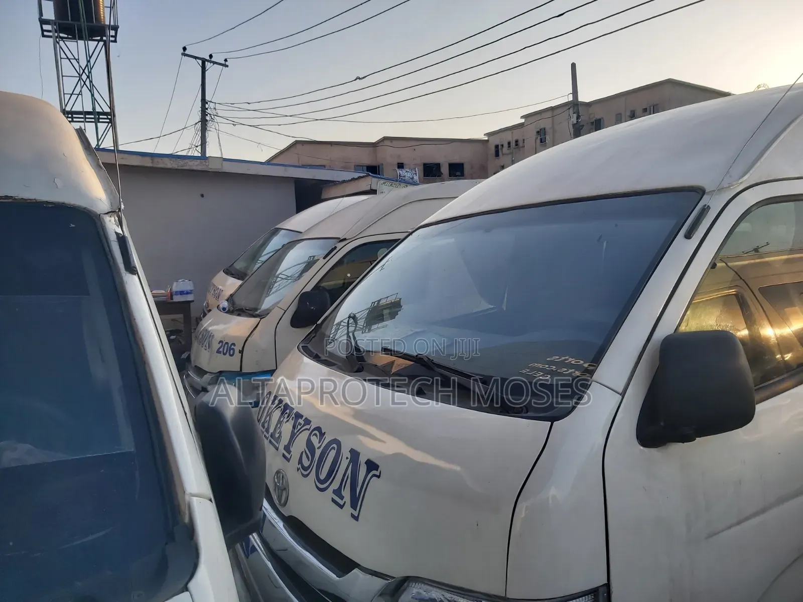 Toyota HiAce 2017 White