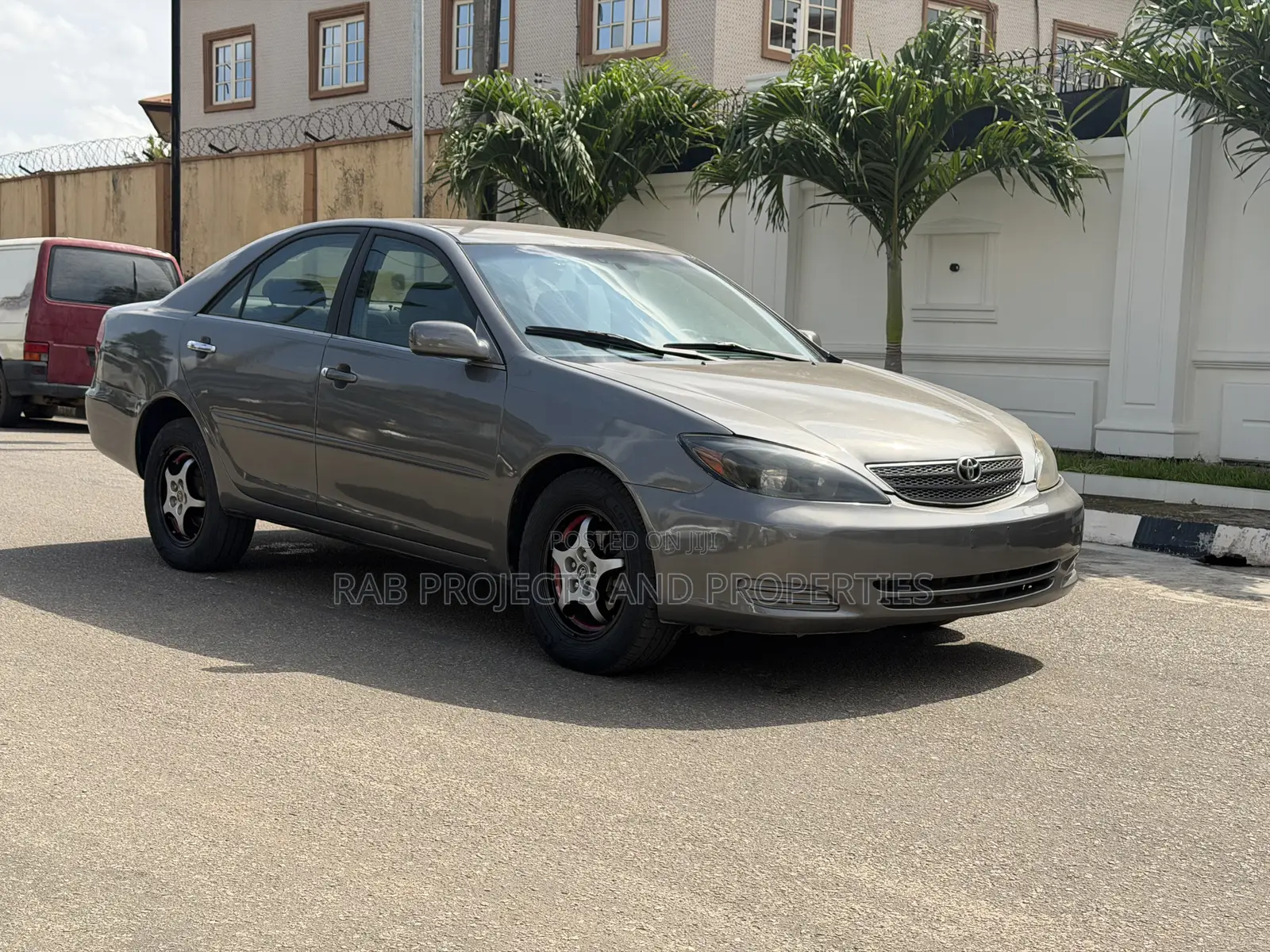 Toyota Camry XLE 4dr Sedan (2.4L 4cyl 4A) 2004 Gray