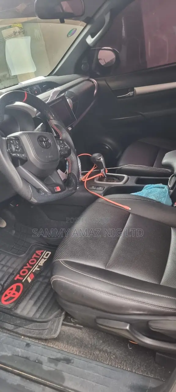 Toyota Hilux 2020 White