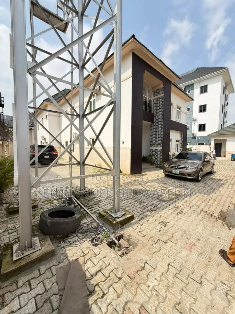8bdrm Duplex in Jahi for sale
