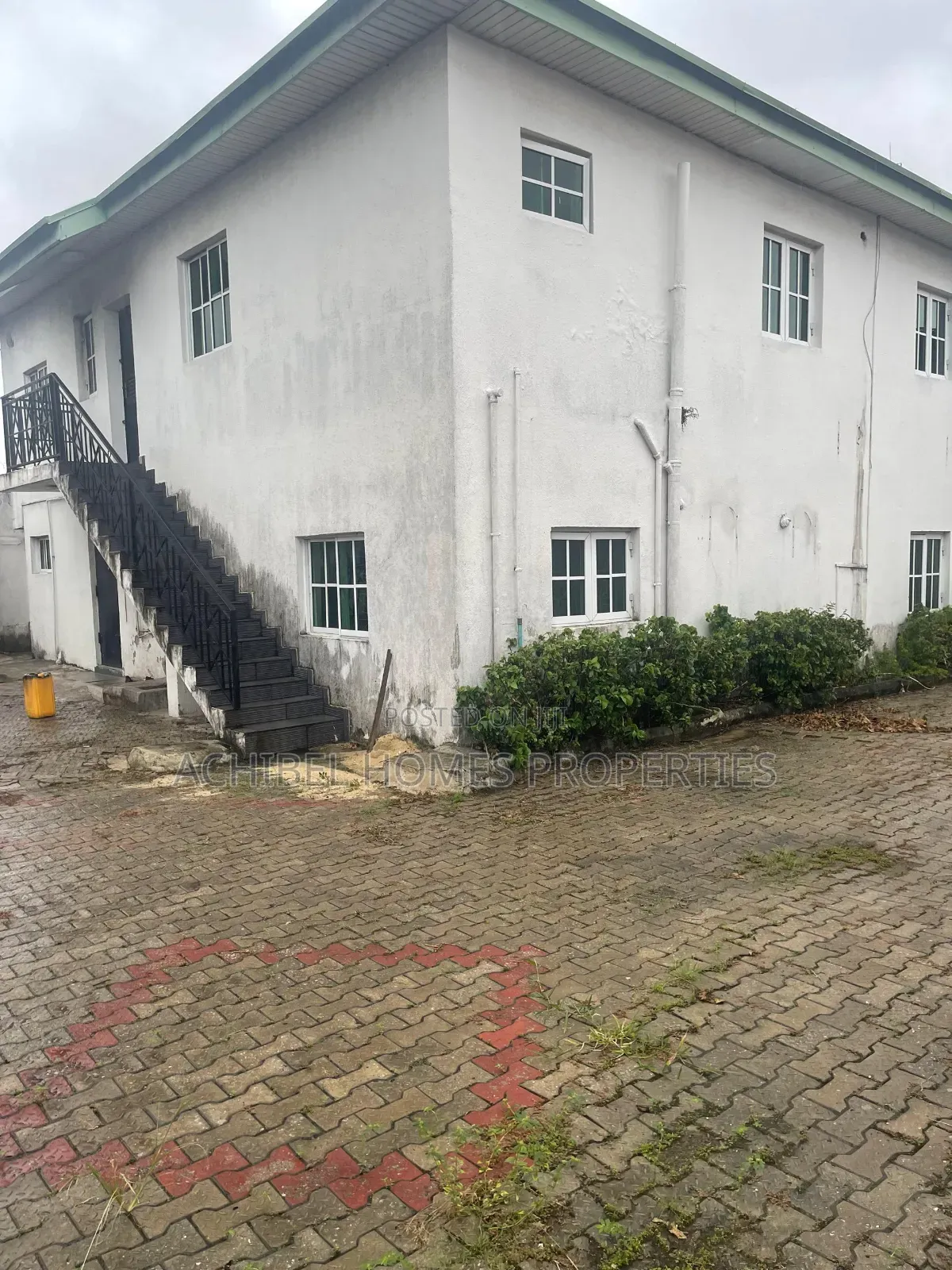 5bdrm Duplex in Off Ogunlana Drive for sale