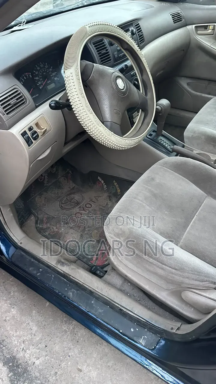 Toyota Corolla LE 2004 Blue