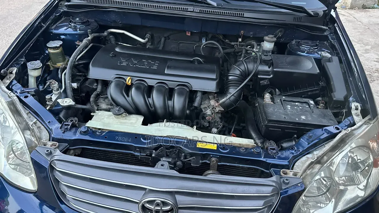 Toyota Corolla LE 2004 Blue