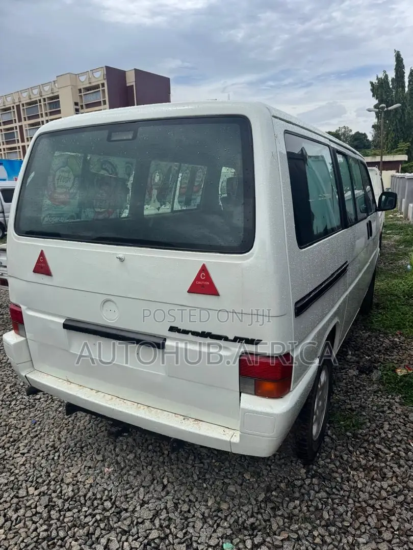 Volkswagen Transporter 2003 White