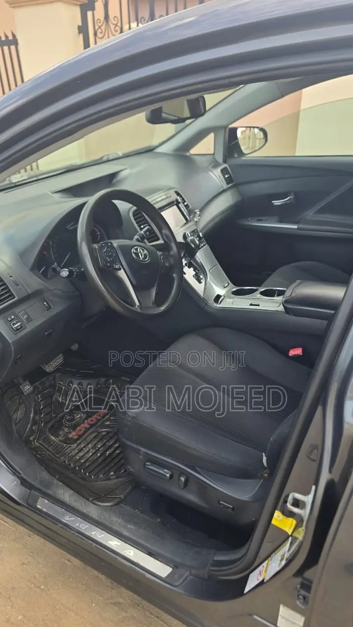 Toyota Venza XLE 2012 Gray