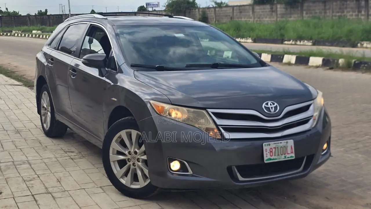 Toyota Venza XLE 2012 Gray