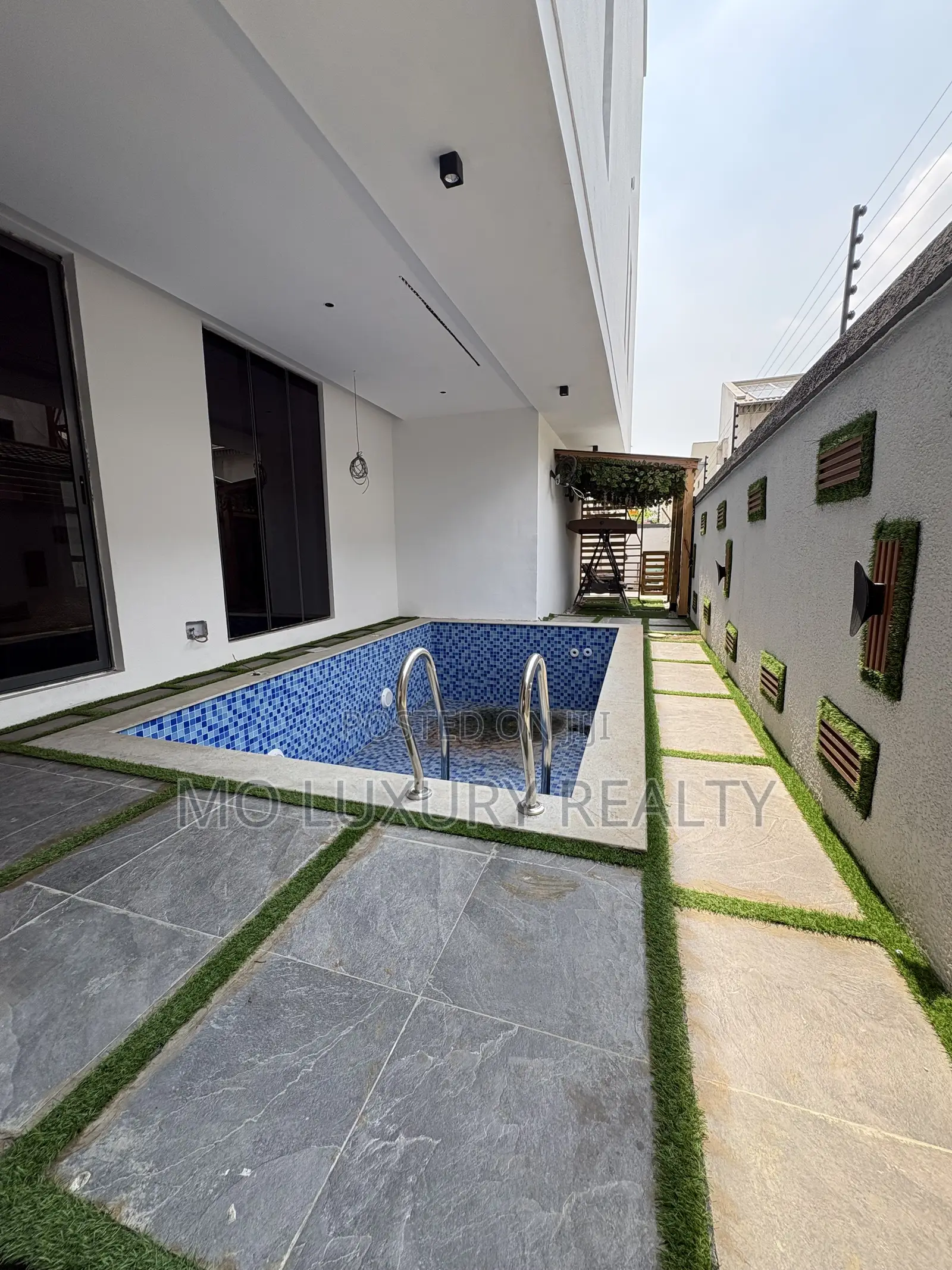 5bdrm Duplex in Lekki Phase 1 for rent