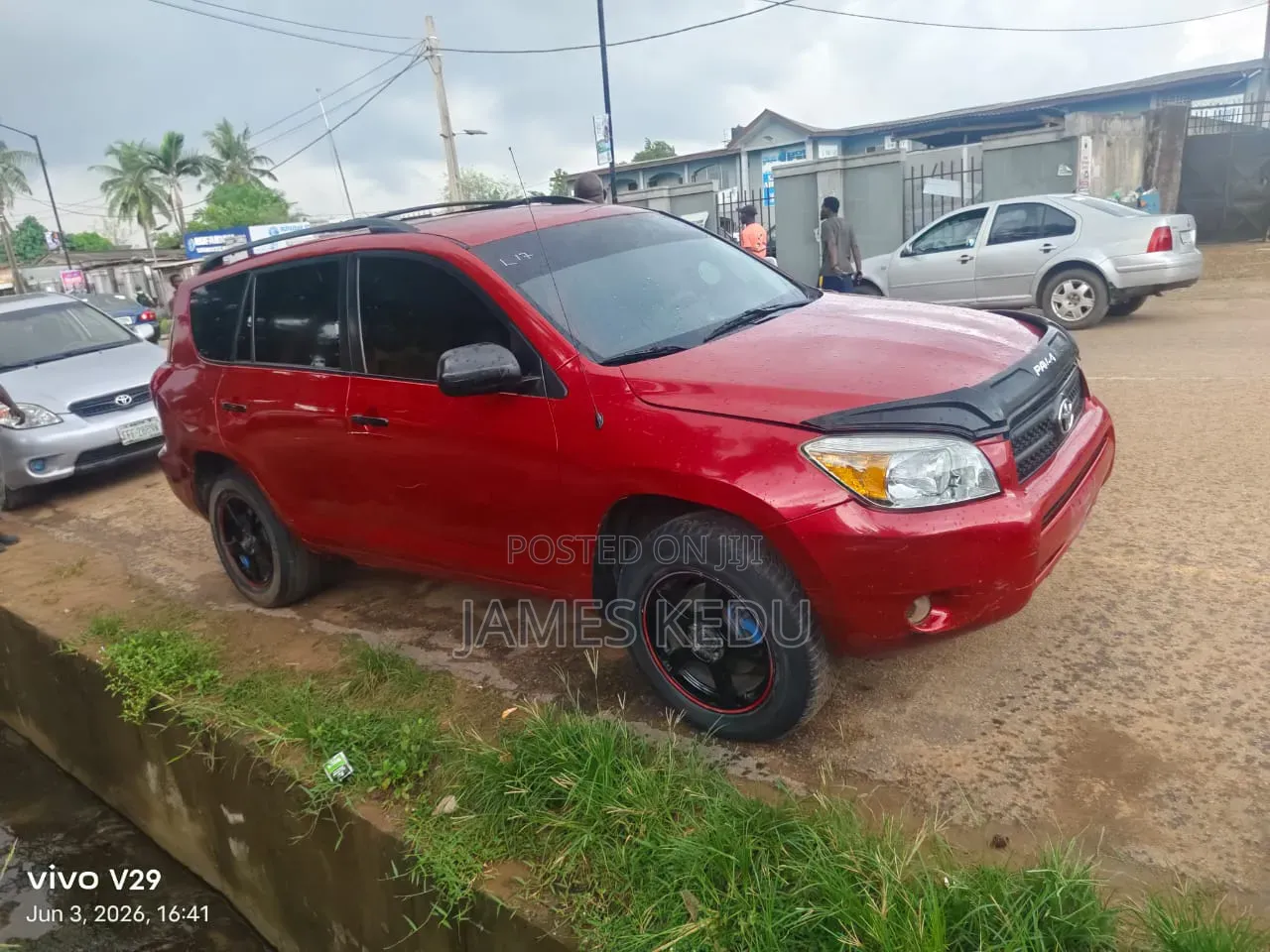 Toyota RAV4 2010 Red