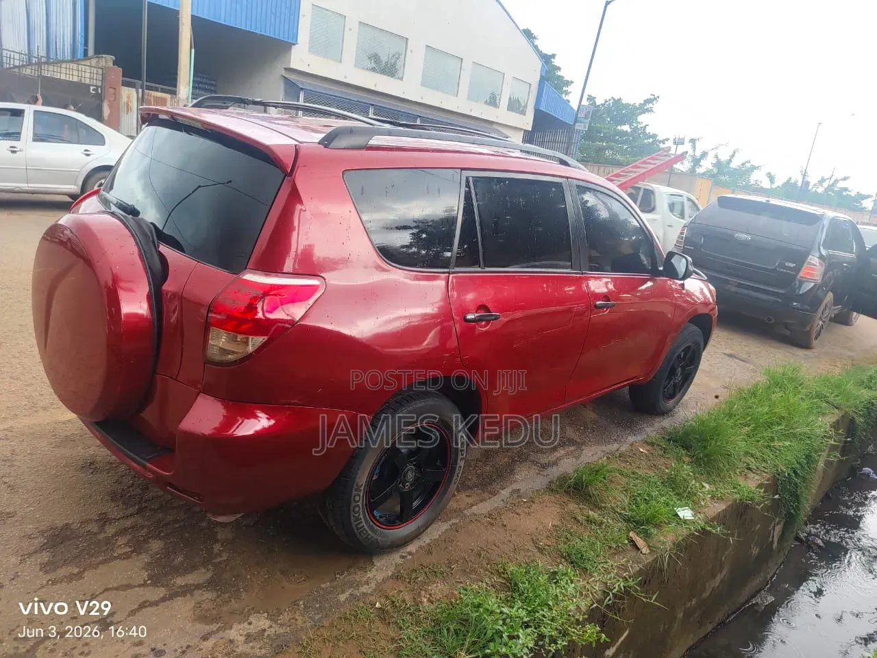 Toyota RAV4 2010 Red