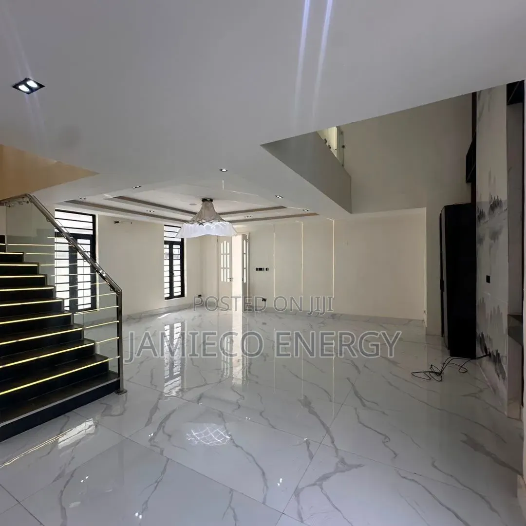 5bdrm Duplex in Lekki Phase 1 for sale