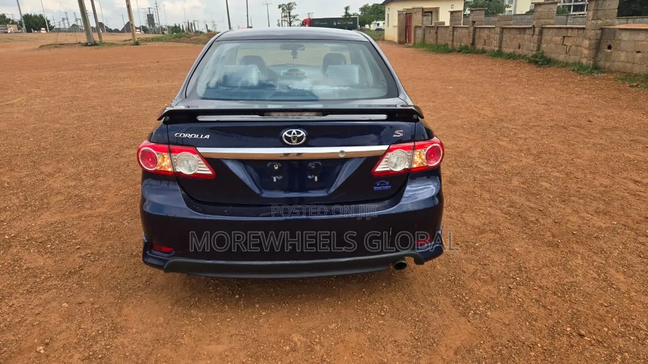 Toyota Corolla S 4dr Sedan (1.8L 4cyl 4A) 2013 Blue