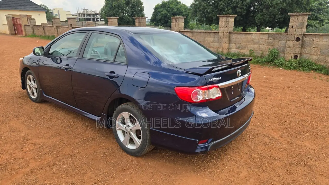 Toyota Corolla S 4dr Sedan (1.8L 4cyl 4A) 2013 Blue