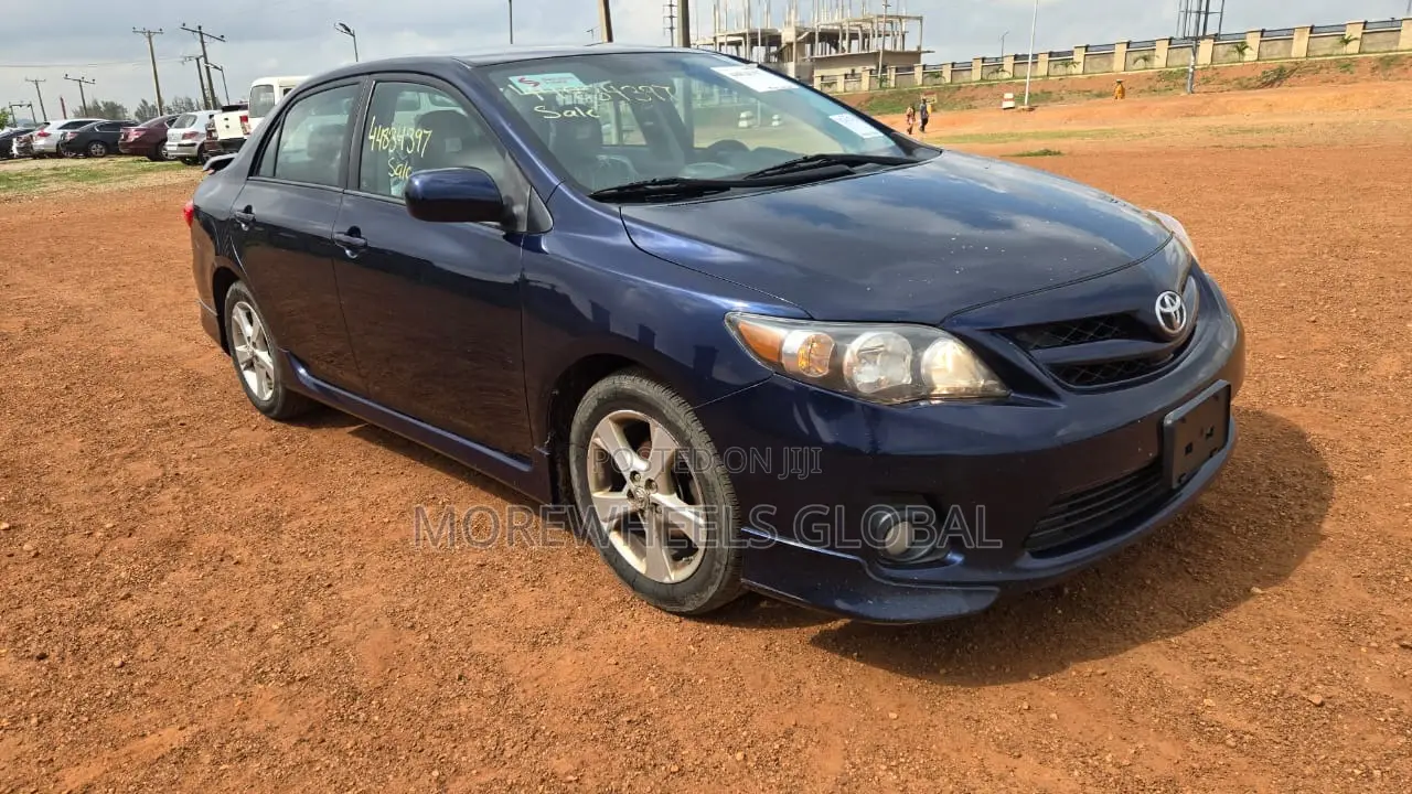 Toyota Corolla S 4dr Sedan (1.8L 4cyl 4A) 2013 Blue
