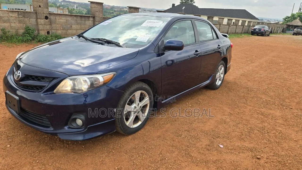 Toyota Corolla S 4dr Sedan (1.8L 4cyl 4A) 2013 Blue