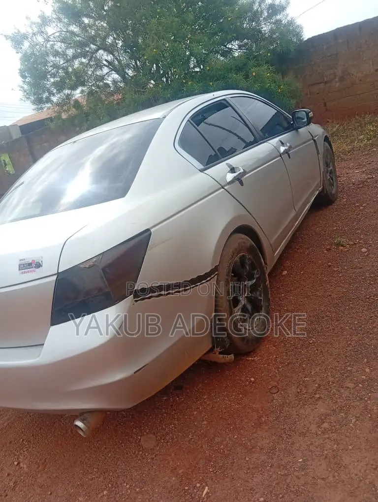 Honda Accord 2008 Silver