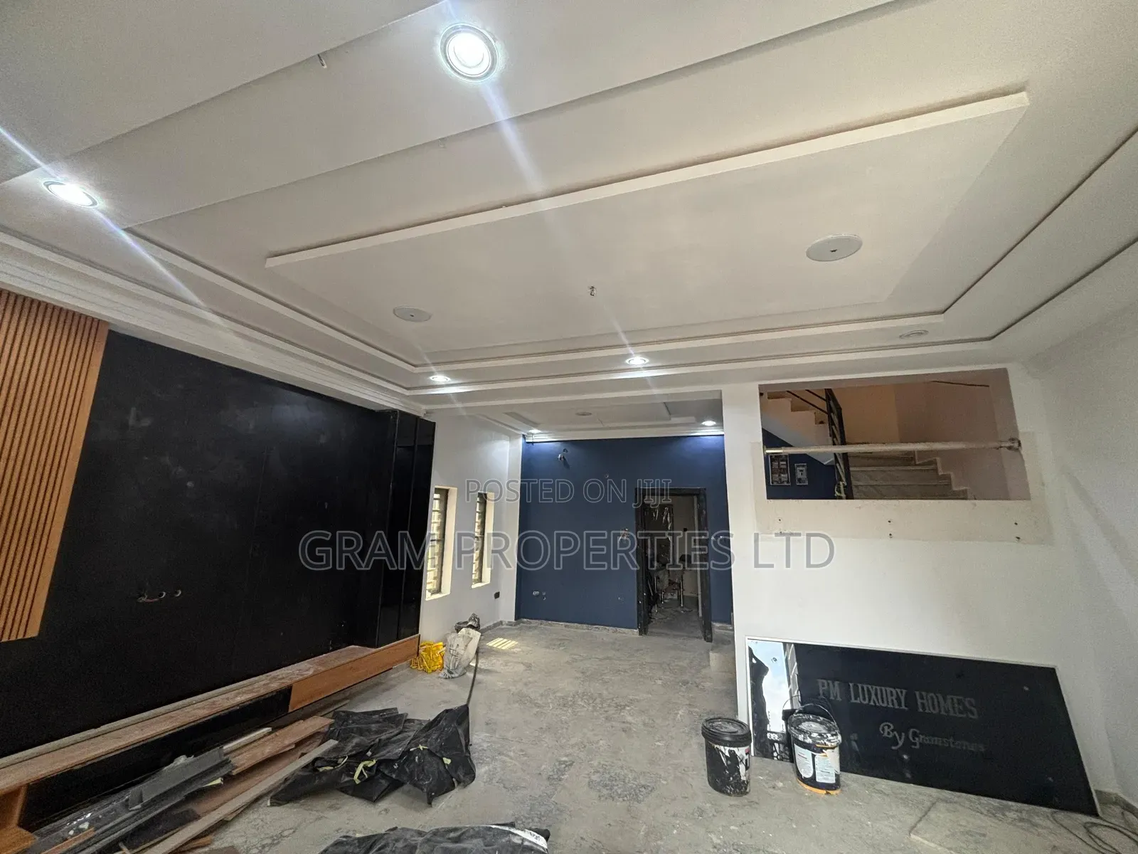 4bdrm Duplex in Jahi By Gilmor for sale