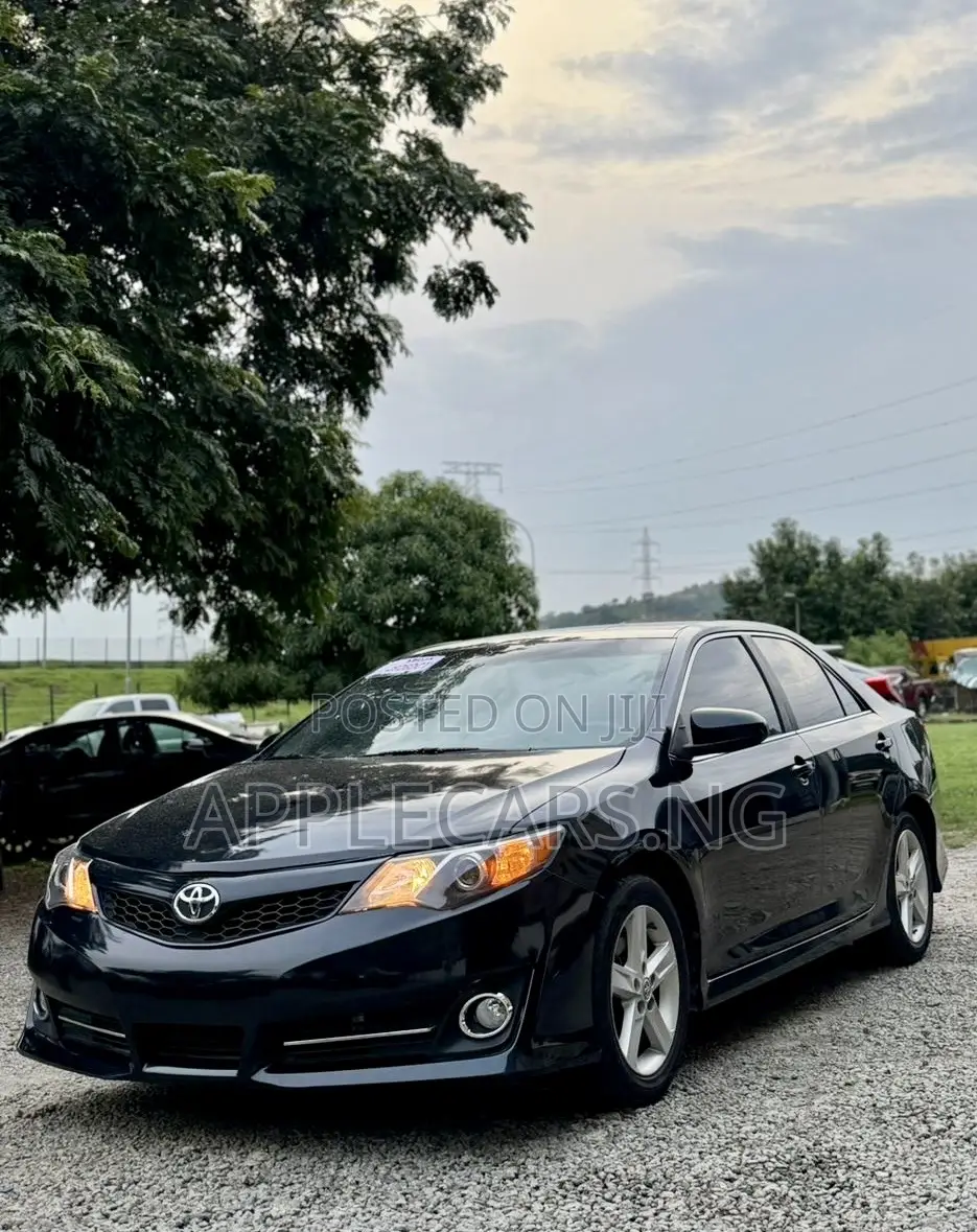 Toyota Camry SE 4dr Sedan (2.5L 4cyl 6A) 2013 Black