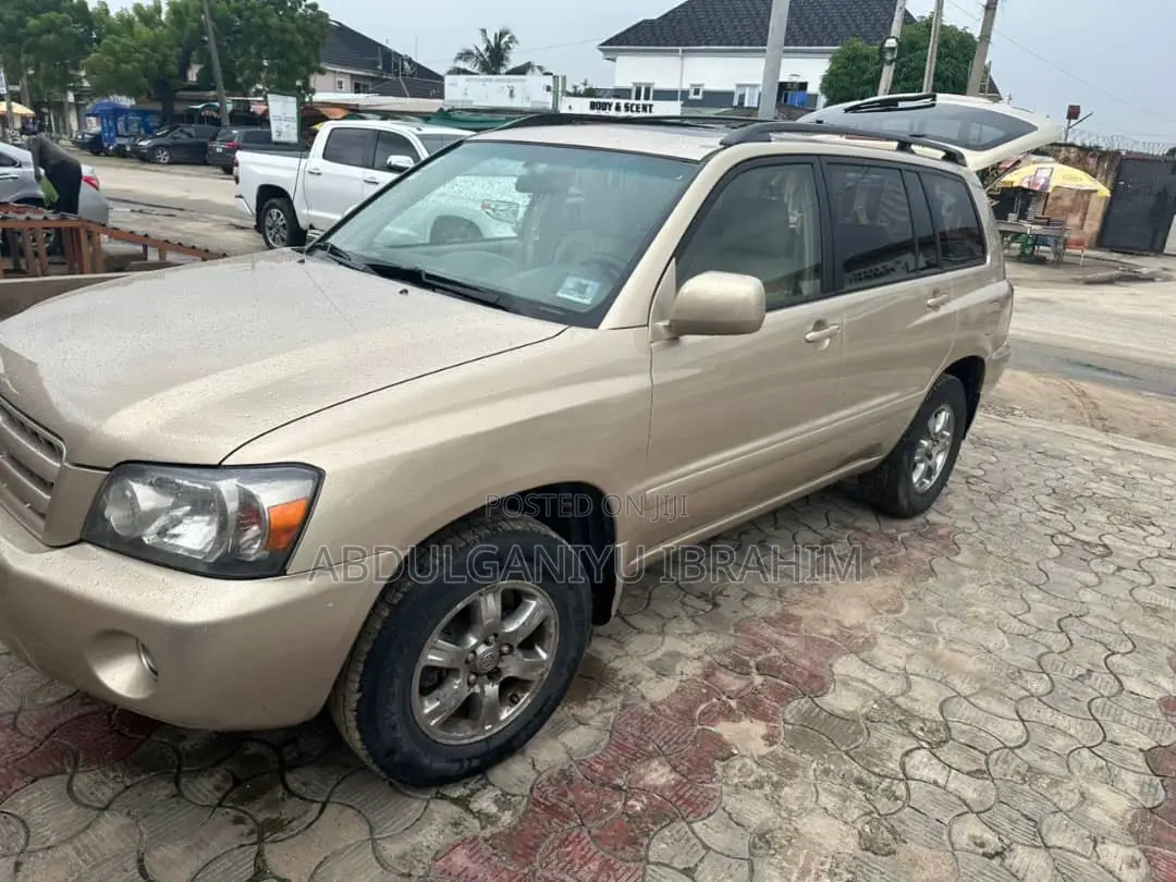 Toyota Highlander V6 2005 Gold