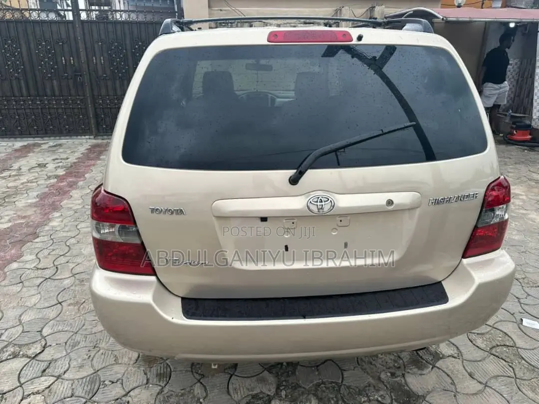 Toyota Highlander V6 2005 Gold