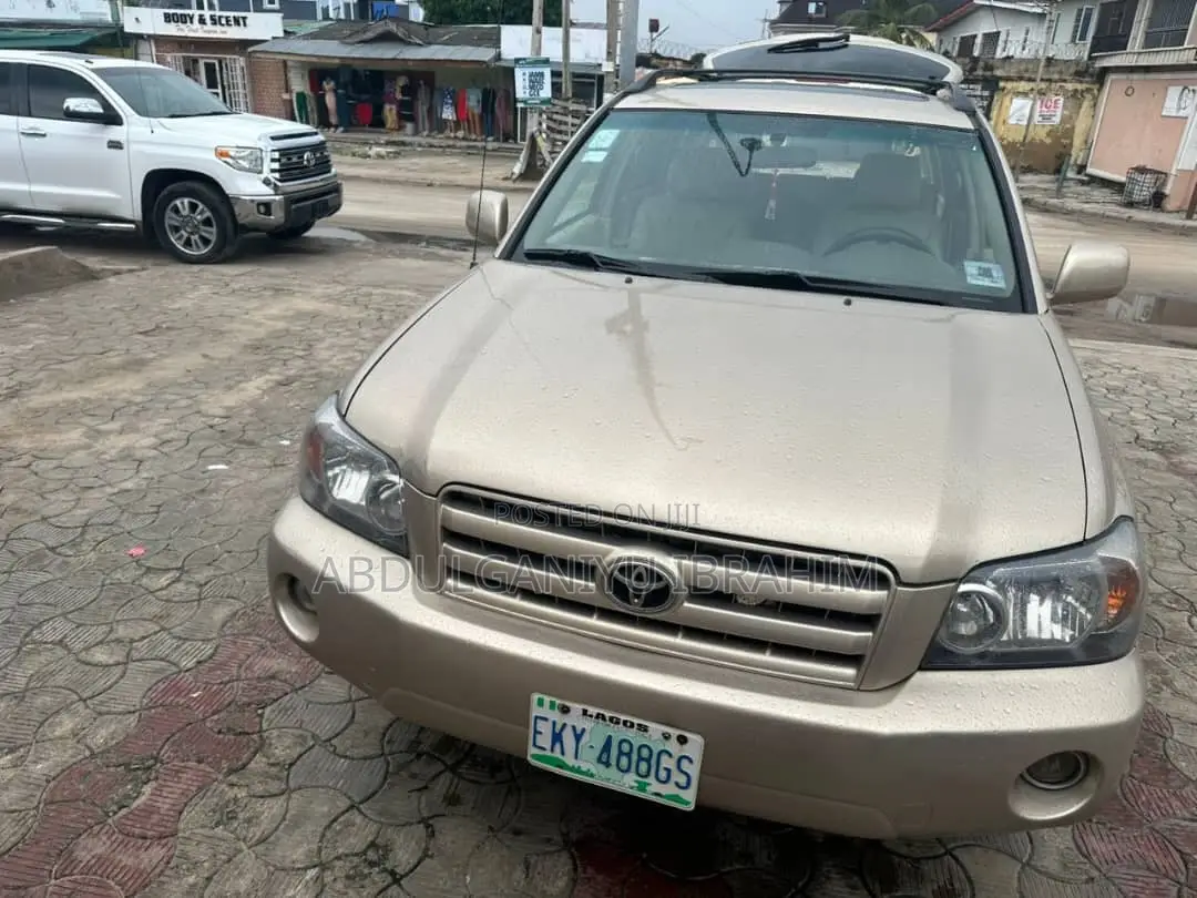 Toyota Highlander V6 2005 Gold