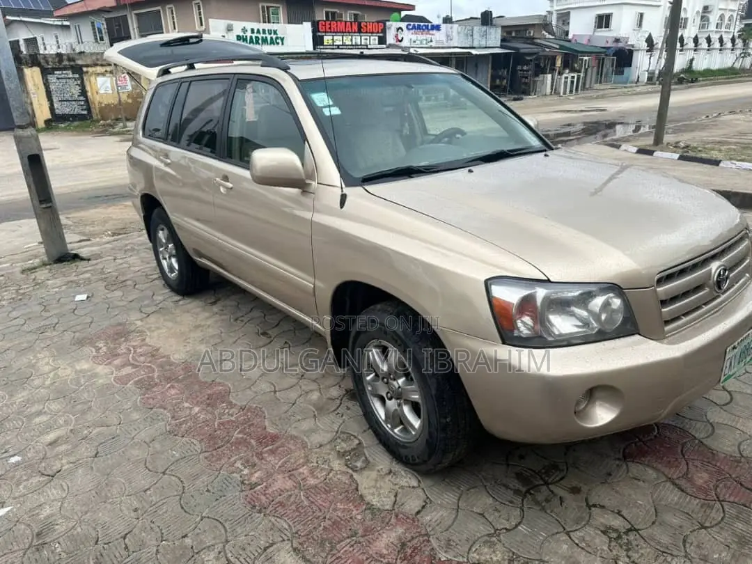 Toyota Highlander V6 2005 Gold