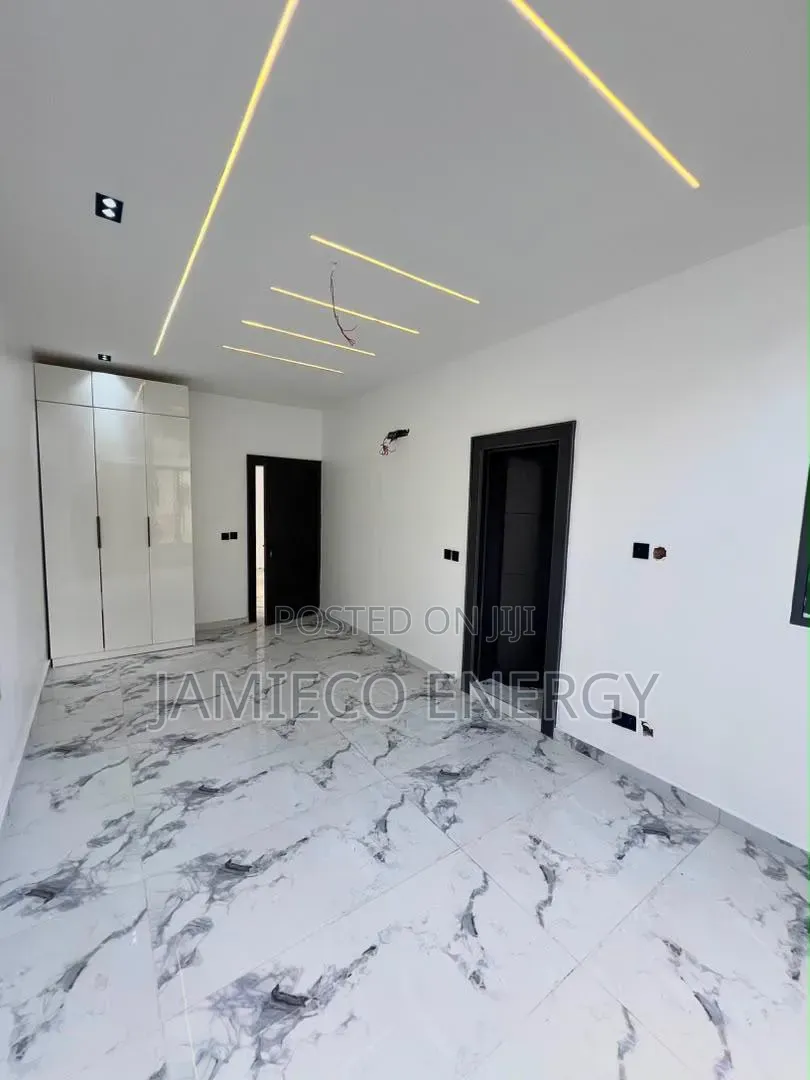 2bdrm Block of Flats in Bourdillon for sale