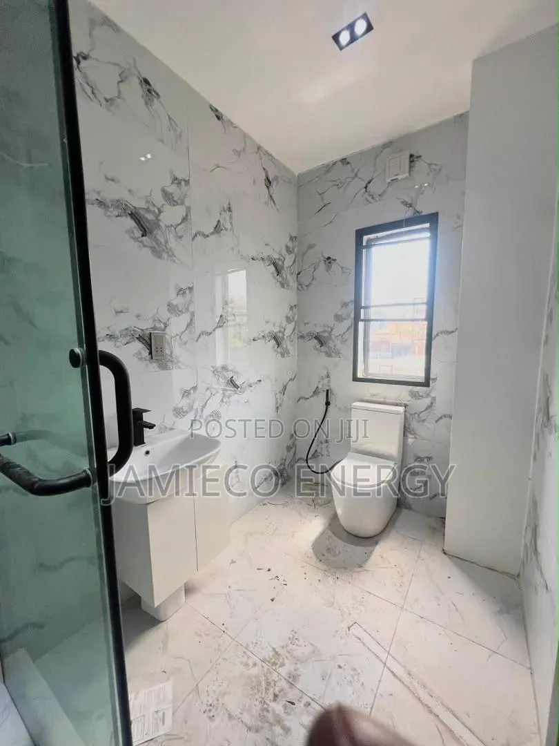 2bdrm Block of Flats in Bourdillon for sale