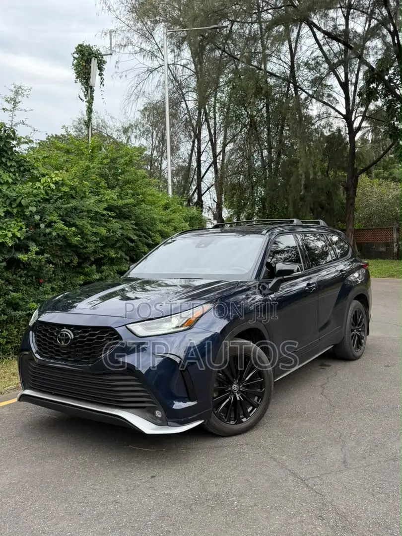 Toyota Highlander XSE AWD 2023 Blue