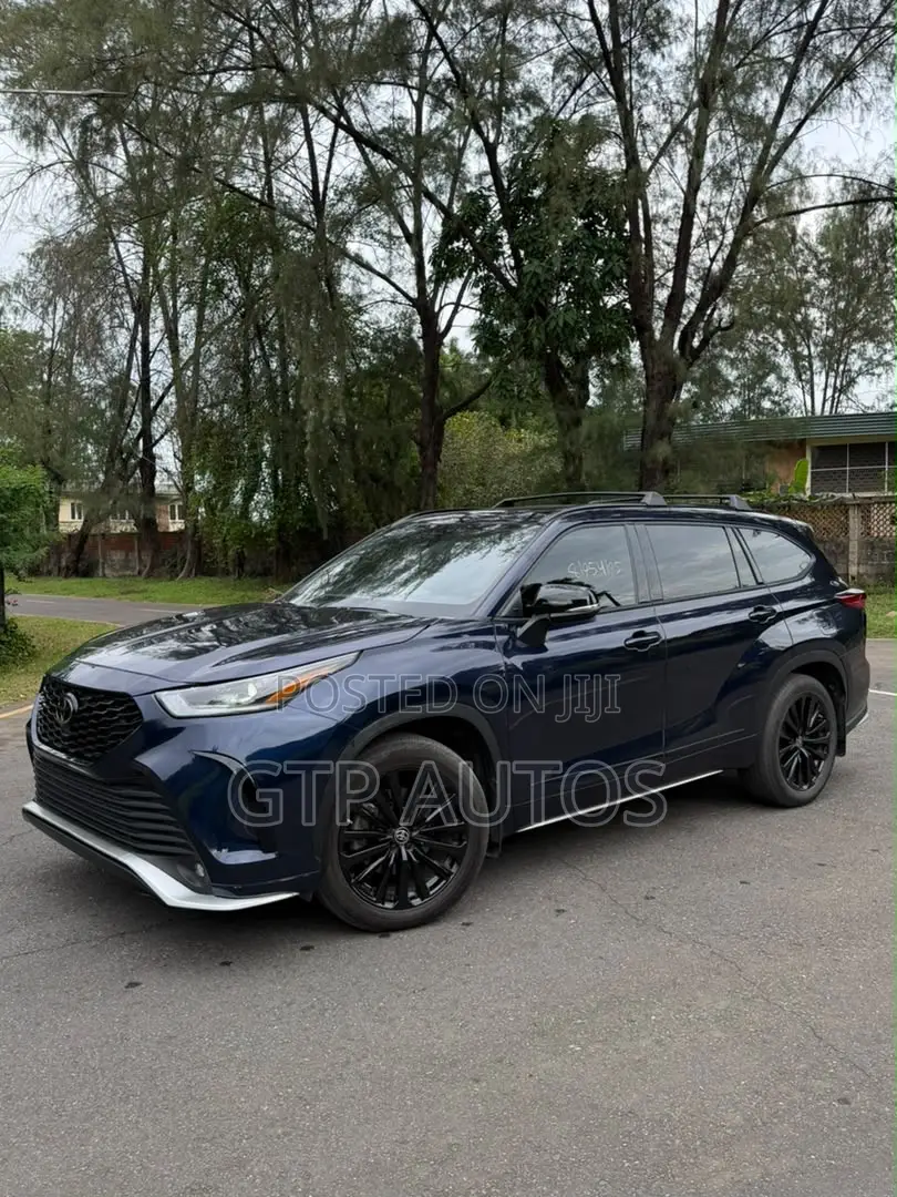 Toyota Highlander XSE AWD 2023 Blue