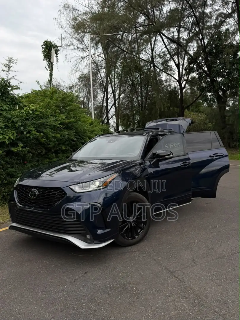 Toyota Highlander XSE AWD 2023 Blue