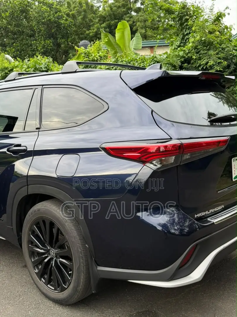 Toyota Highlander XSE AWD 2023 Blue