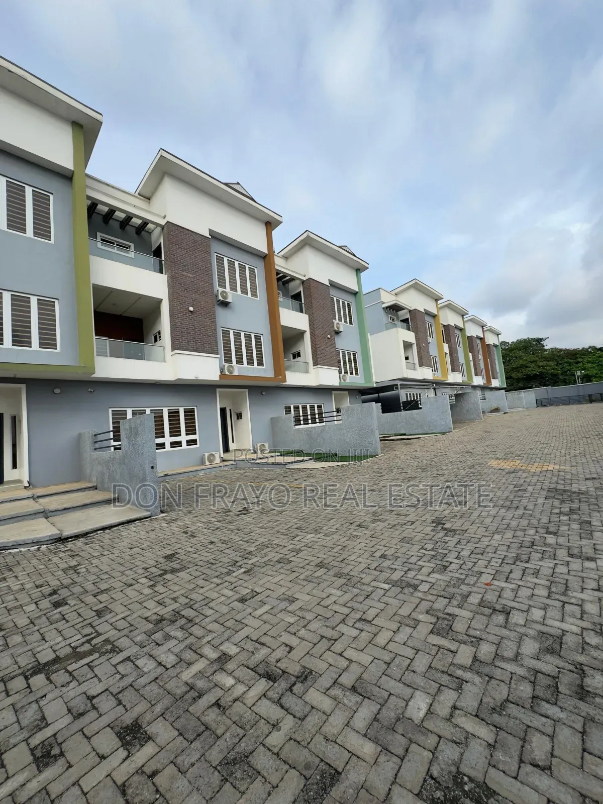 5bdrm Duplex in Iyaganwu Gra, Iyanganku for sale