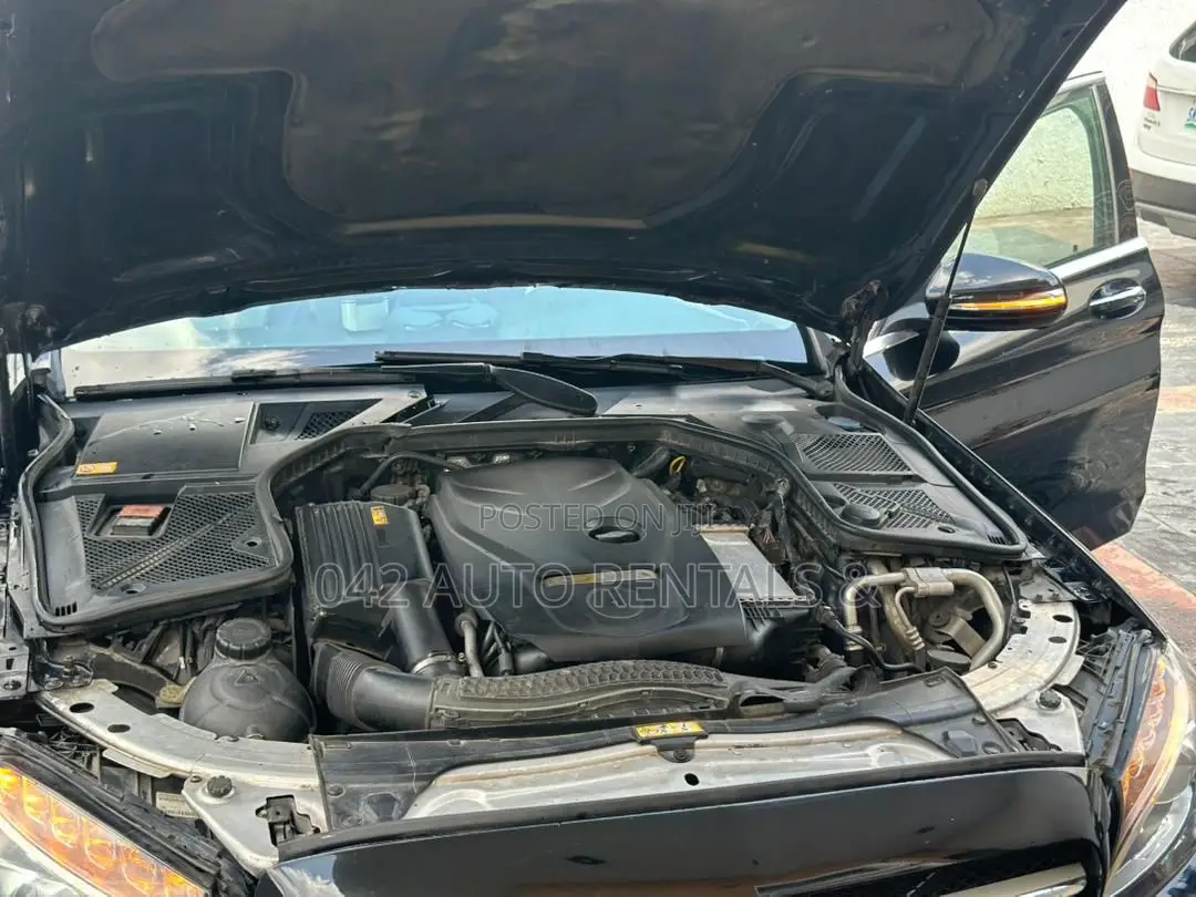 Mercedes-Benz C300 2016 Black