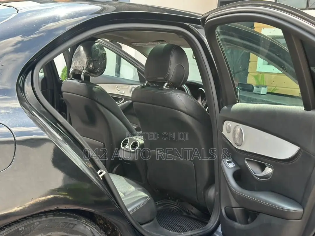 Mercedes-Benz C300 2016 Black