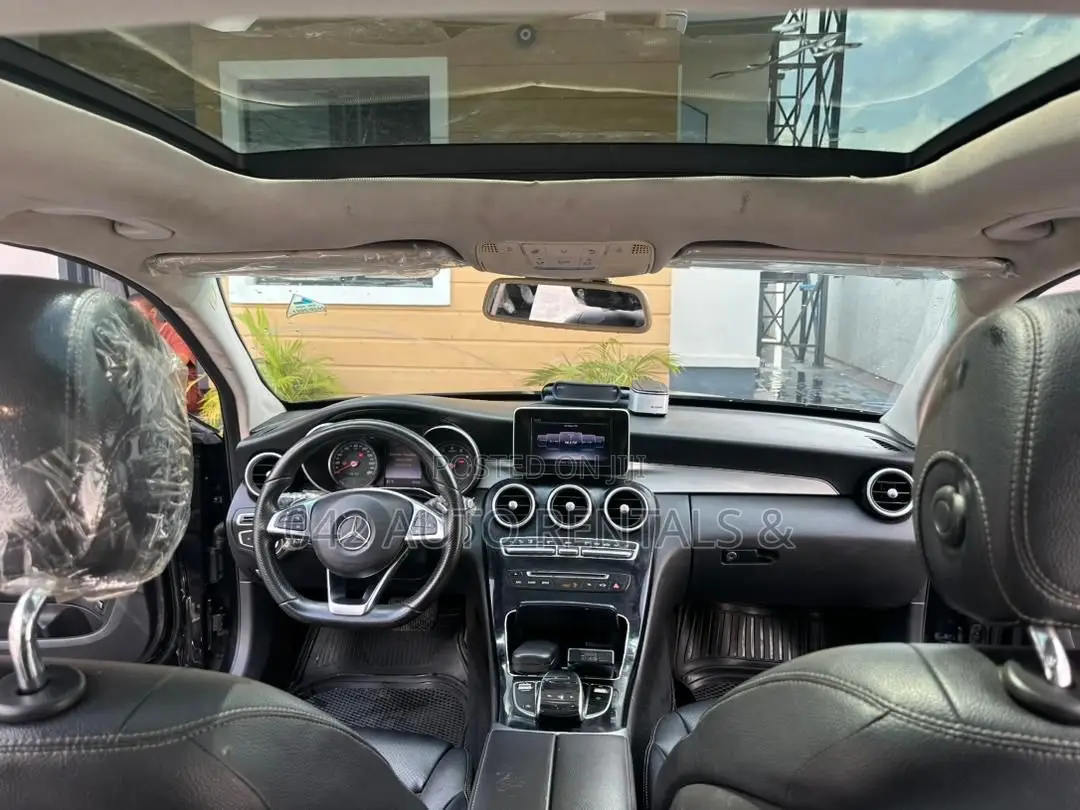 Mercedes-Benz C300 2016 Black