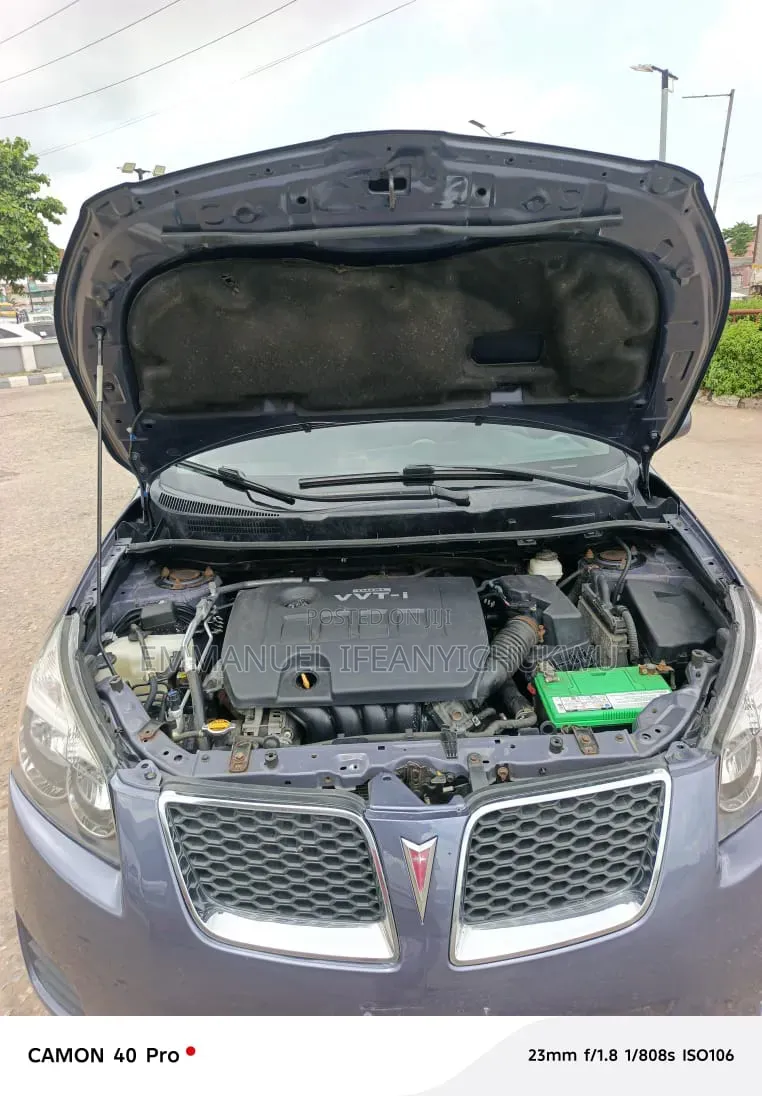 Pontiac Vibe 2010 Gray