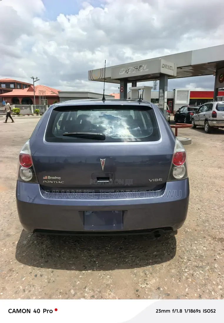 Pontiac Vibe 2010 Gray