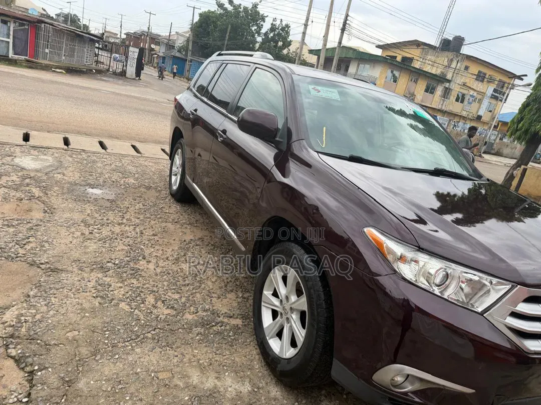 Toyota Highlander 2012 Brown