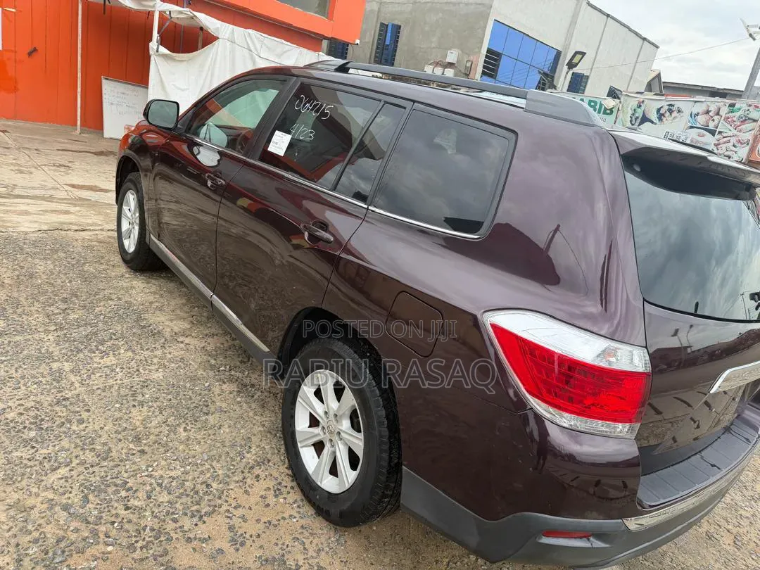 Toyota Highlander 2012 Brown