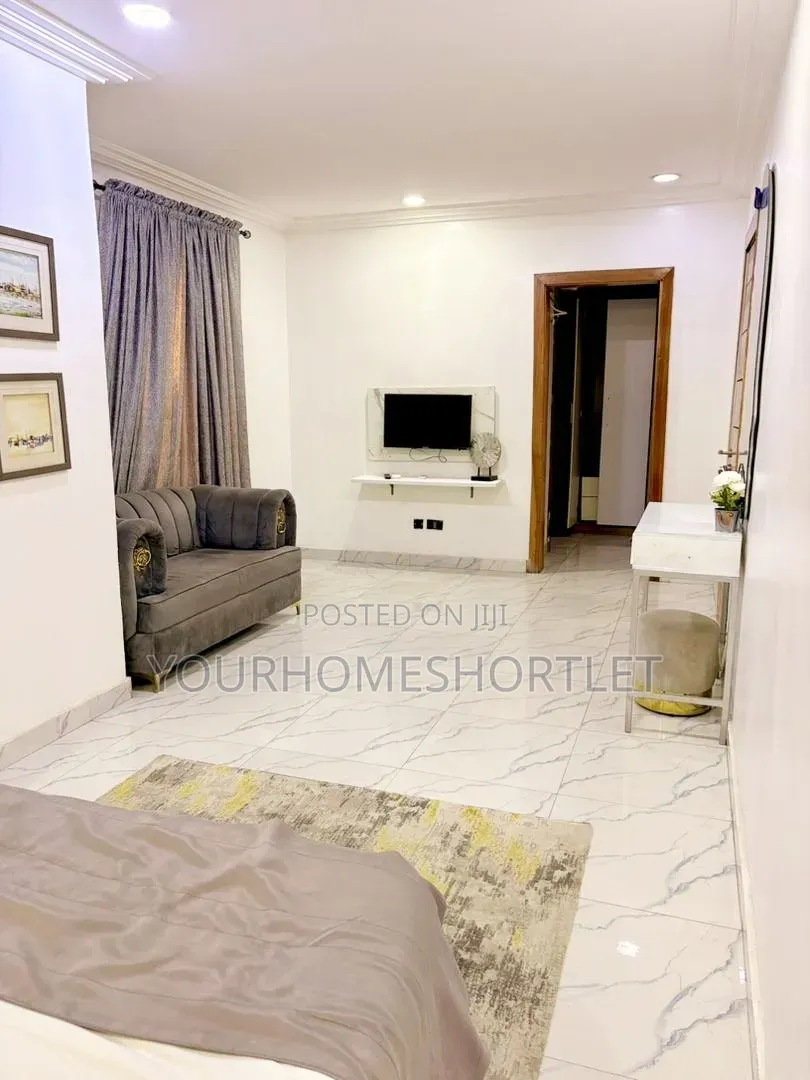 5 Bedroom Self Compound + Swimming Pool, Ps5, Table Tennis,Cinema