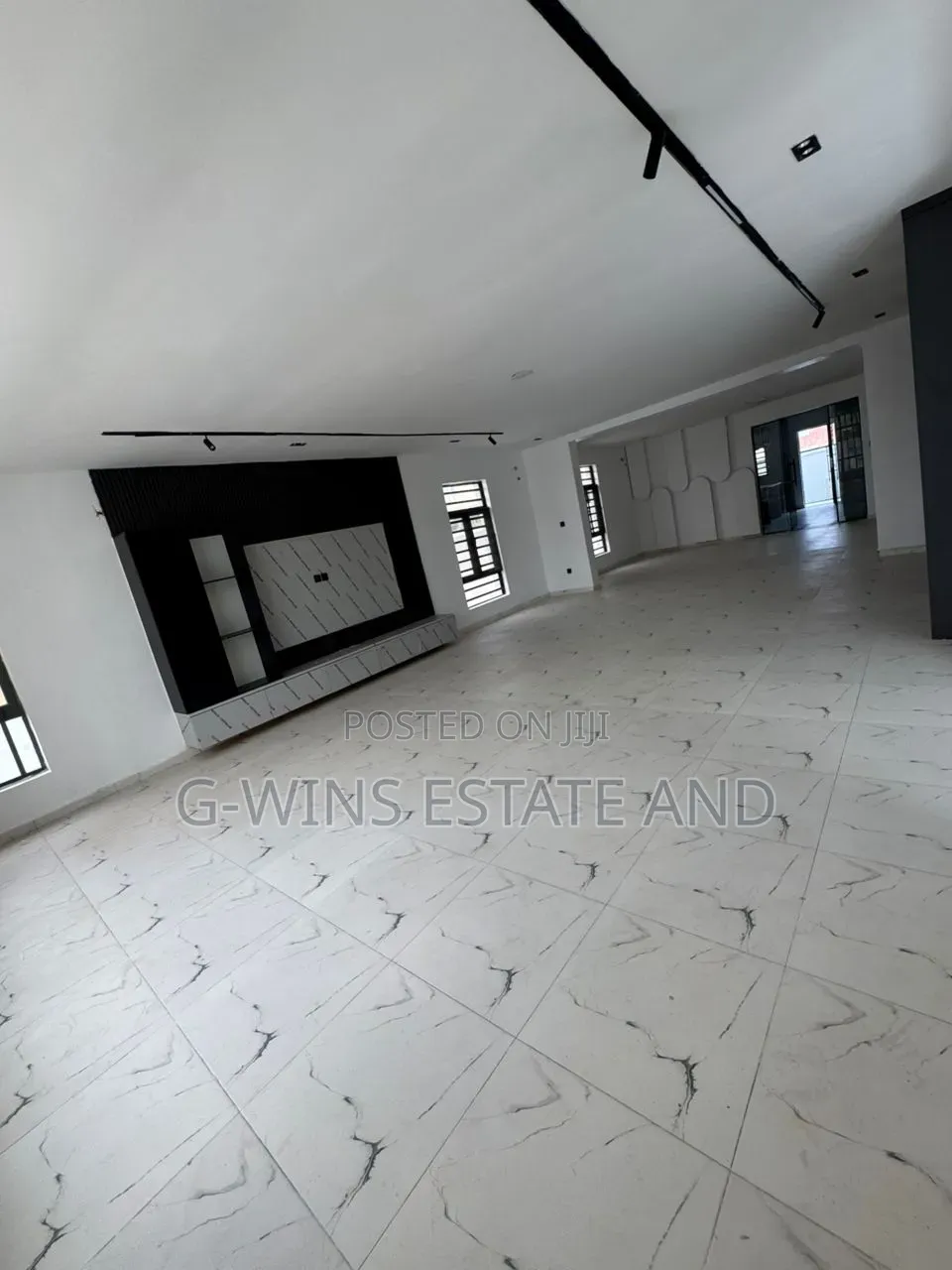 4bdrm Duplex in Akhionbare Gra Benin for sale