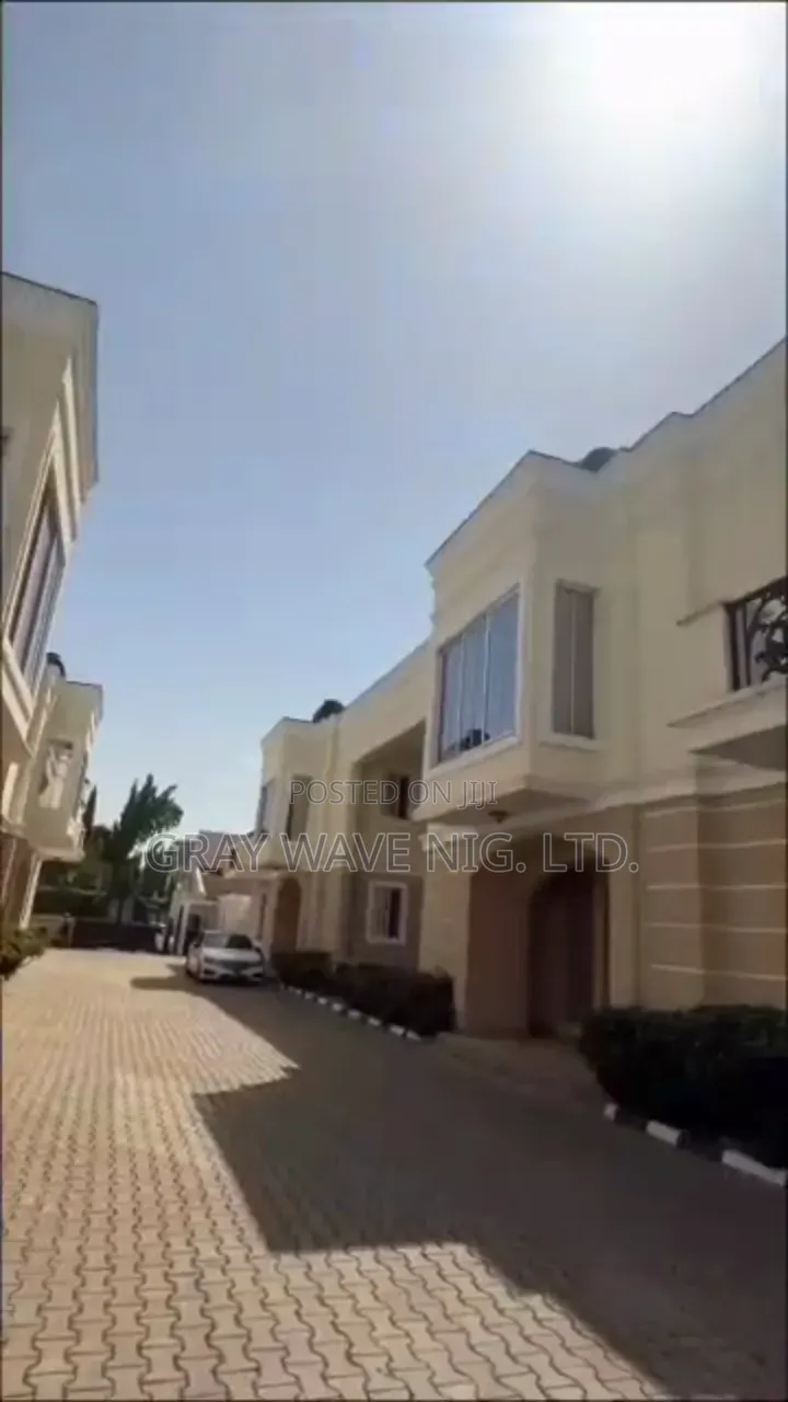 4bdrm Duplex in Maitama for rent